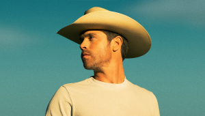 Image of Dustin Lynch
